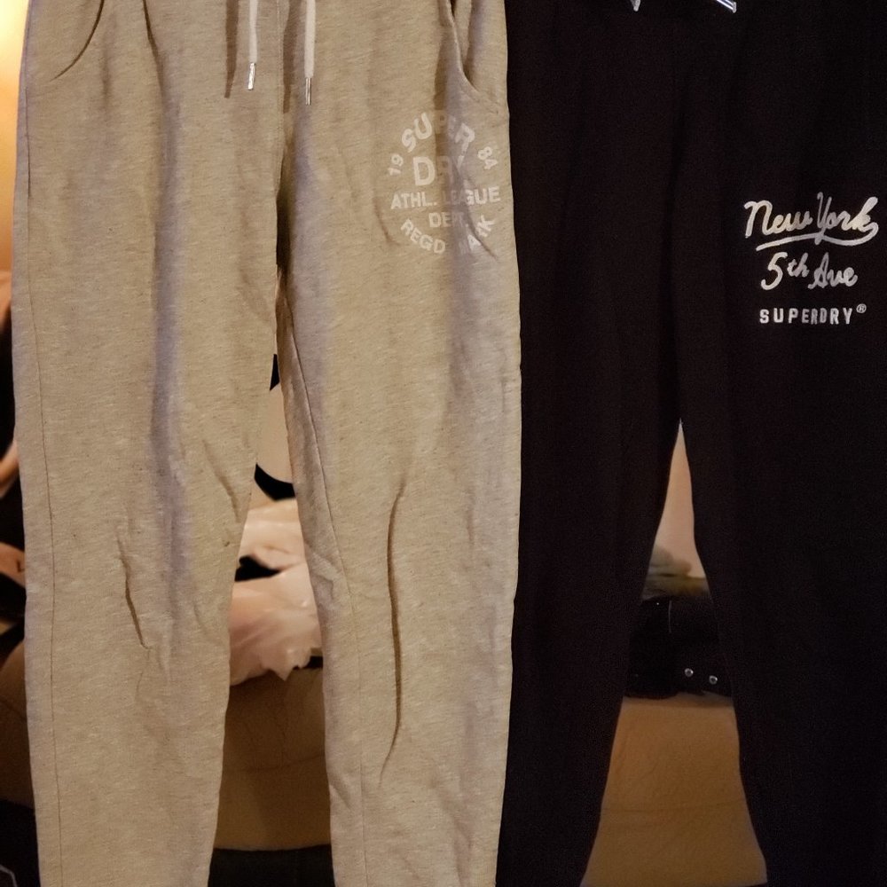 2 pairs of joggers